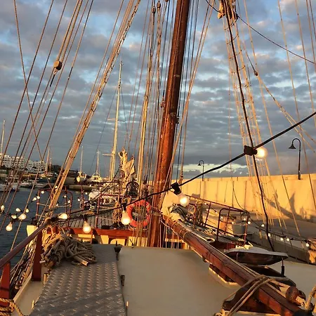 船屋 Tall Ship