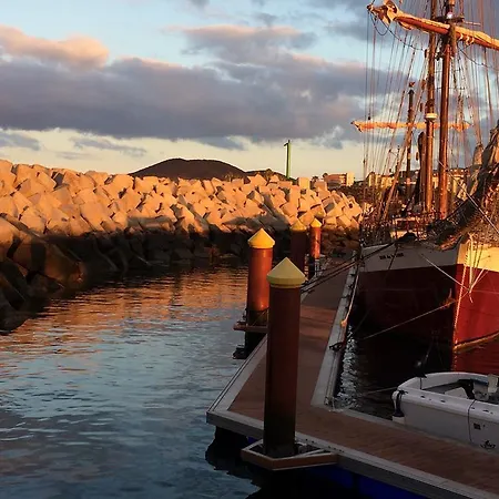 Hotel na wodzie Tall Ship *
