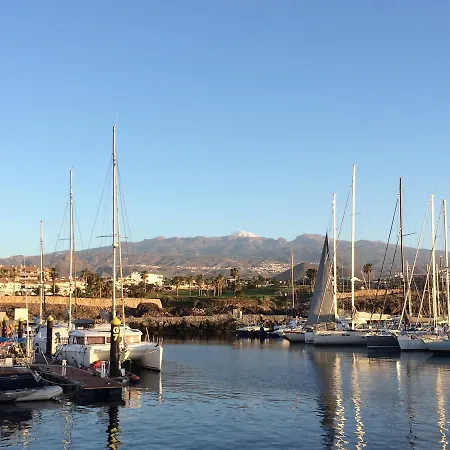 Tall Ship Hotel na wodzie